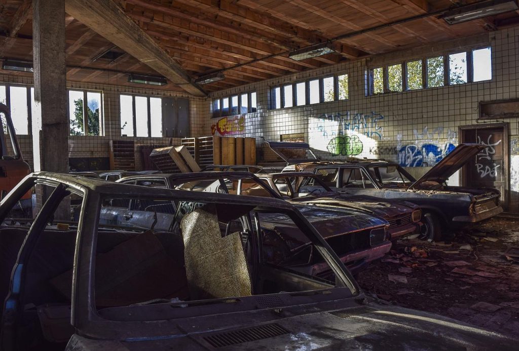 Professionele autosloperij in Ridderkerk specialistisch demonteren van voertuigen voor milieuvriendelijk recyclen